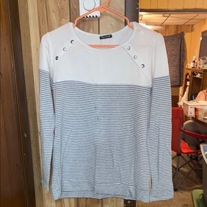 Pink Clover Women's White and Gray Striped Top